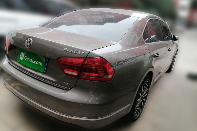 Used Volkswagen Passat 2014 1.8TSI DSG Prestige Navigation Edition
