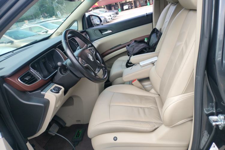 Used Buick GL8 2018 28T Luxury Model China VI Standard
