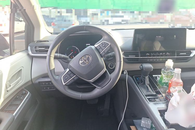 Used Toyota Granvia 2024 2.5L Hybrid Comfort Edition
