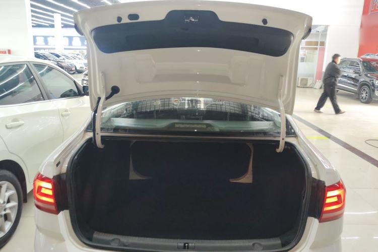 Used Volkswagen Lavida 2015 1.6L Automatic Fashion Edition