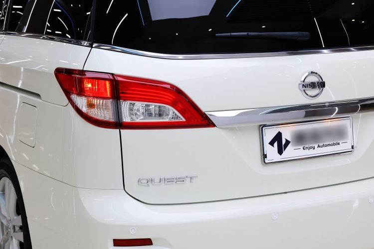 Used Nissan Quest 2015 3.5L SL
