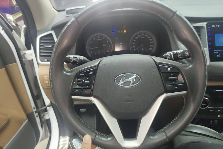 Used Hyundai Tucson 2015 1.6T Dual-Clutch Two-Wheel-Drive Smart Model
