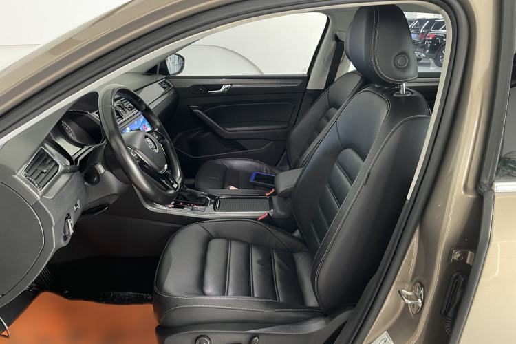 Used Volkswagen Passat 2017 330TSI DSG Luxury Edition
