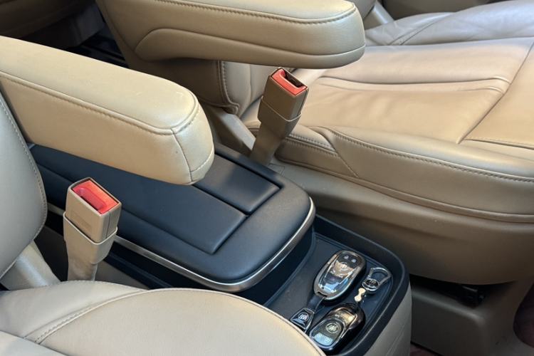 Used Buick GL8 2021 ES Land Cruiser 653T Luxury Edition