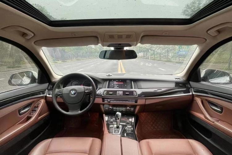 Used BMW 5 Series 2015 520i Elegant Edition
