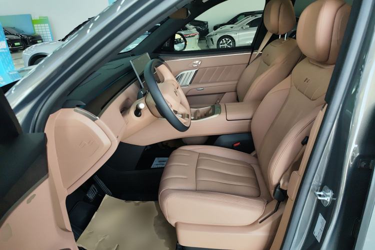 Used ONVO Luxeed L90 2025 Model—Ultra Six-Seater Version
