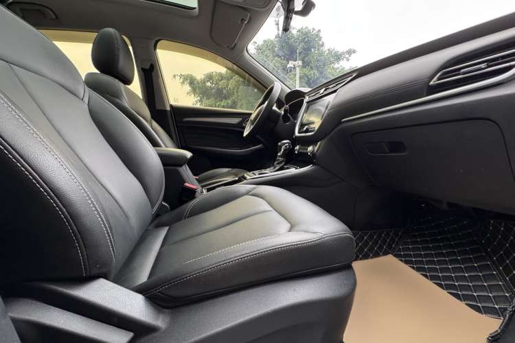 Used Roewe RX3 2020 1.6L CVT 4G Connected Ultra-Cool Flagship Edition
