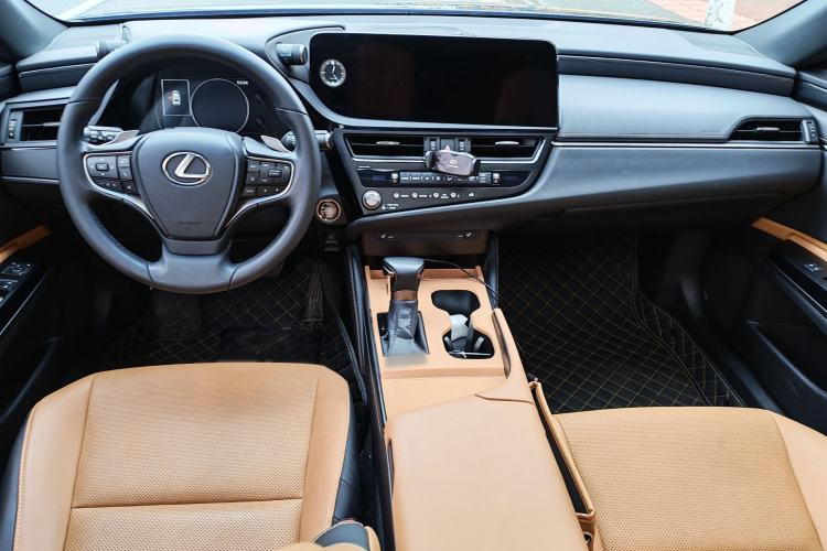 Used Lexus ES 2023 200 Excellence Edition