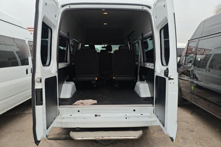 Used JMC Fushun 2022 2.0T Manual Multi-Function Passenger Vehicle Mid-Range High Roof 6-7 Seats
