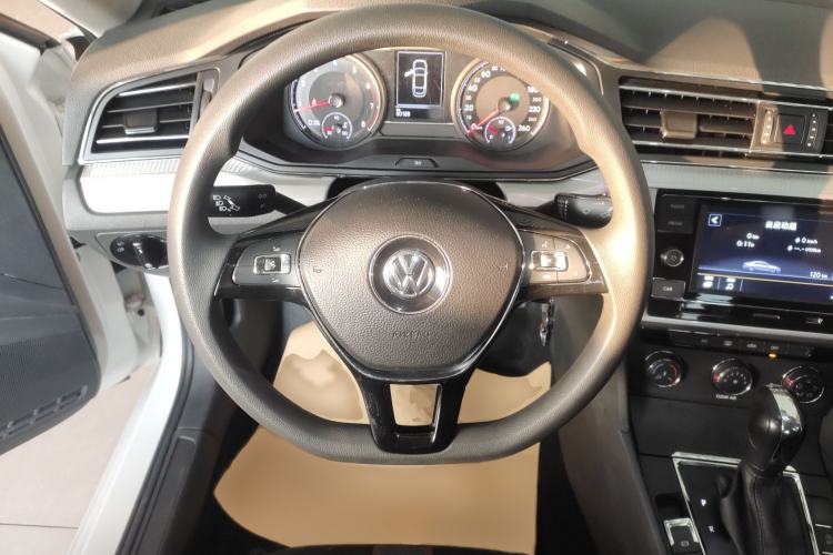 Used Volkswagen Lamando 2019 230TSI DSG Fashion Edition China VI