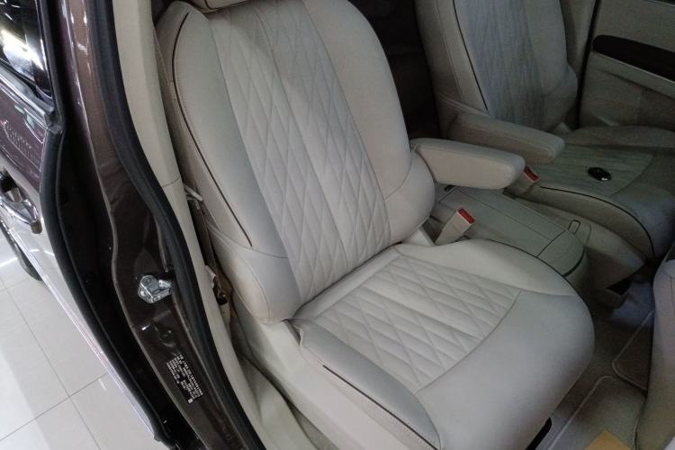 Used Buick GL8 2021 Land Cruiser Executive Class 652T Luxury Model