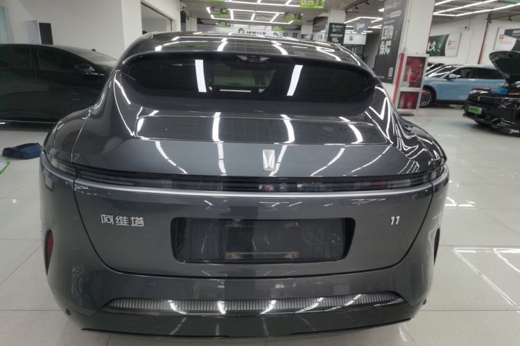 Used  11 2022 Ultra-Long Range Dual-Motor Luxury Edition 4 Seats
