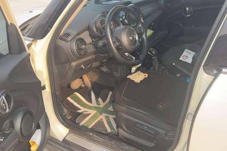 Used  MINI 2015 1.5T COOPER Fun Five-Door Edition
