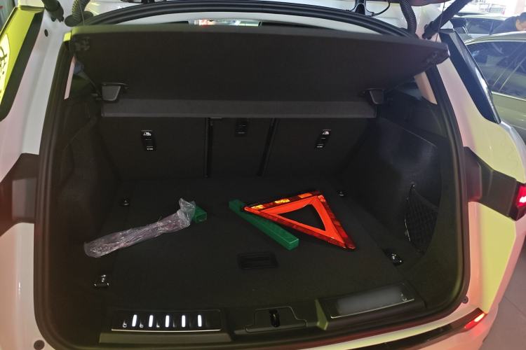 Used Land Rover Range Rover Evoque 2024 Aurora L 249 PS Prestige Light-Chasing Edition
