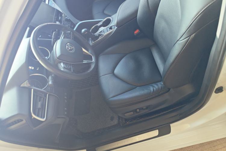 Used Toyota Camry 2021 2.0G Luxury Edition
