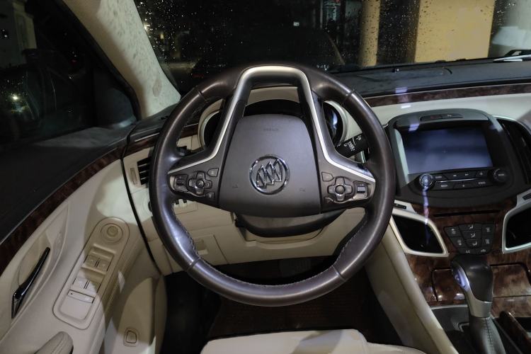 Used Buick LaCrosse 2013 2.4L SIDI Leading Comfort Version
