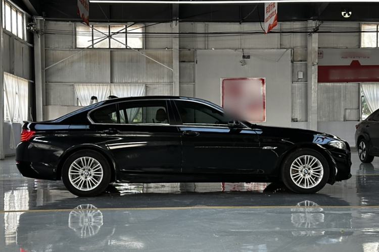 Used BMW 5 Series 2014 525Li Leading Model
