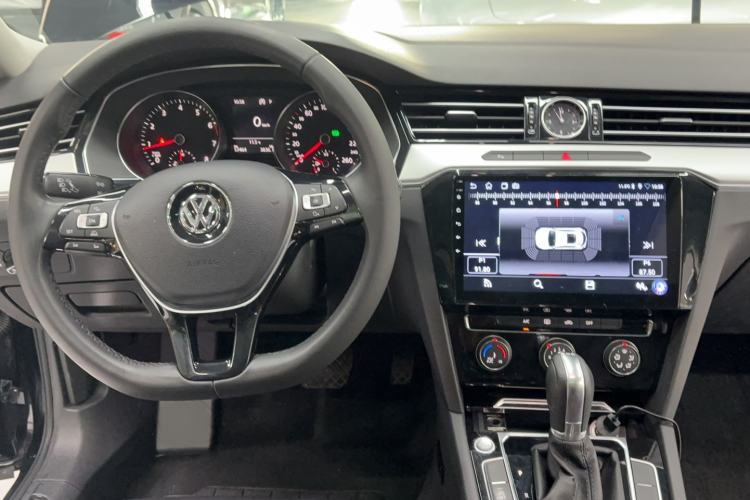 Used Volkswagen Magotan 2018 280TSI DSG Leading Model
