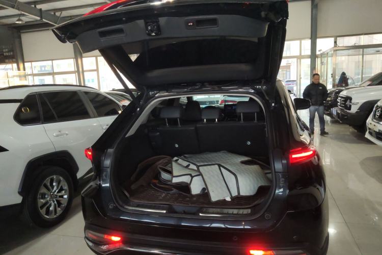 Used Toyota Harrier 2022 2.0L CVT Two-Wheel Drive Deluxe Edition