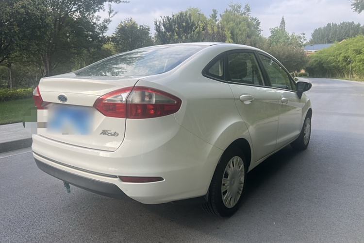 Used Ford Fiesta 2013 Sedan 1.5L Manual Fashion Edition
