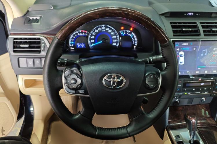 Used Toyota Camry 2015 2.5G Luxury Navigation Edition