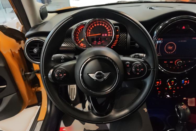 Used  MINI 2015 2.0T COOPER S Five-Door Edition
