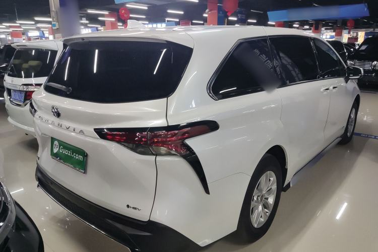 Used Toyota Granvia 2024 2.5L Hybrid Comfort Edition
