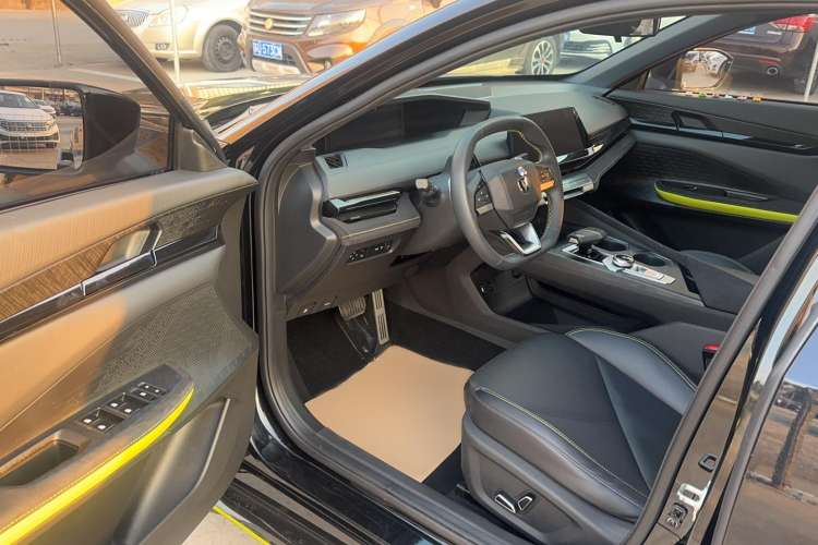 Used Changan UNI-V 2022 1.5T Sport Edition
