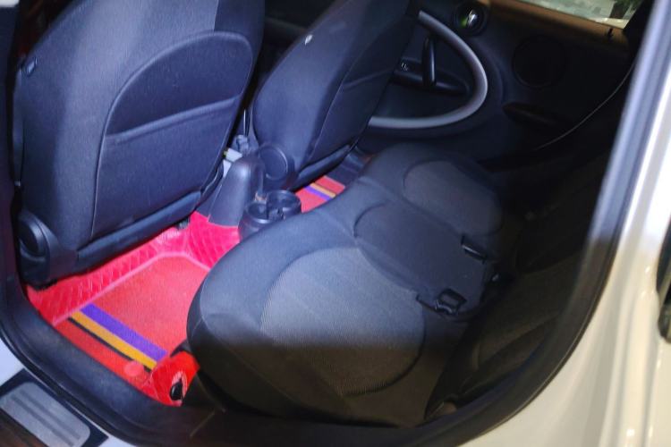 Used  Countryman 2011 1.6L ONE
