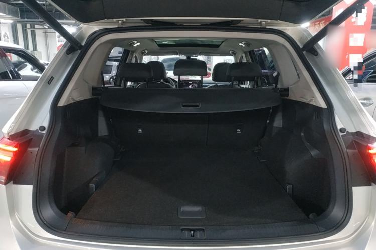 Used Volkswagen Tiguan L 2022 330TSI Automatic Two-Wheel Drive R-Line Enhanced Edition
