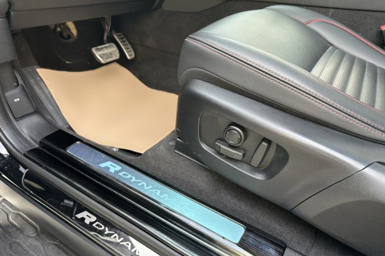 Used Land Rover Discovery Sport 2022 Revised Version 2 249 PS R-Dynamic SE Performance Tech Edition 5 Seats
