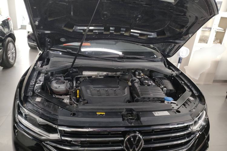 Used Volkswagen Tiguan L 2024 Outstanding Model 330TSI Automatic Two-Wheel Drive R-Line Dragon Glory Edition
