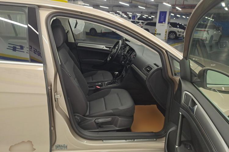 Used Volkswagen Golf 2018 1.6L Automatic Comfort Model
