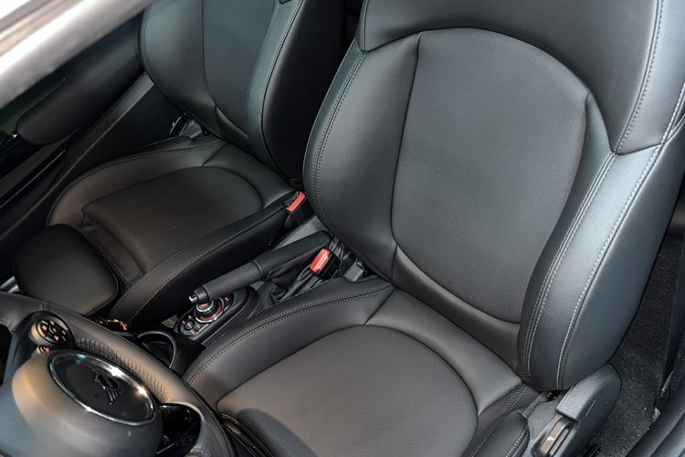 Used  MINI 2021 1.5T COOPER Classic Edition
