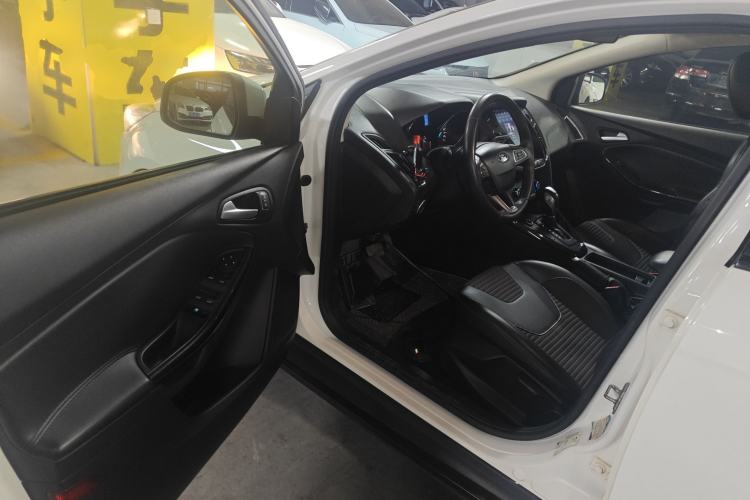 Used Ford Focus 2018 Sedan Classic 1.6L Automatic Trendy SmartDrive Edition