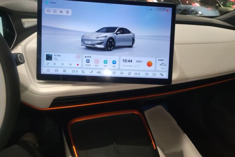 Used  SL03 2023 200Max Range-Extended Version
