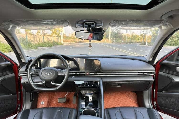 Used Hyundai Elantra 2021 1.5L CVT LUX Prestige Edition
