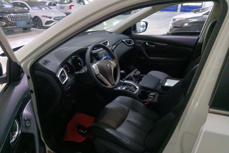 Used Nissan X-Trail 2014 2.5L CVT Luxury Edition 4WD
