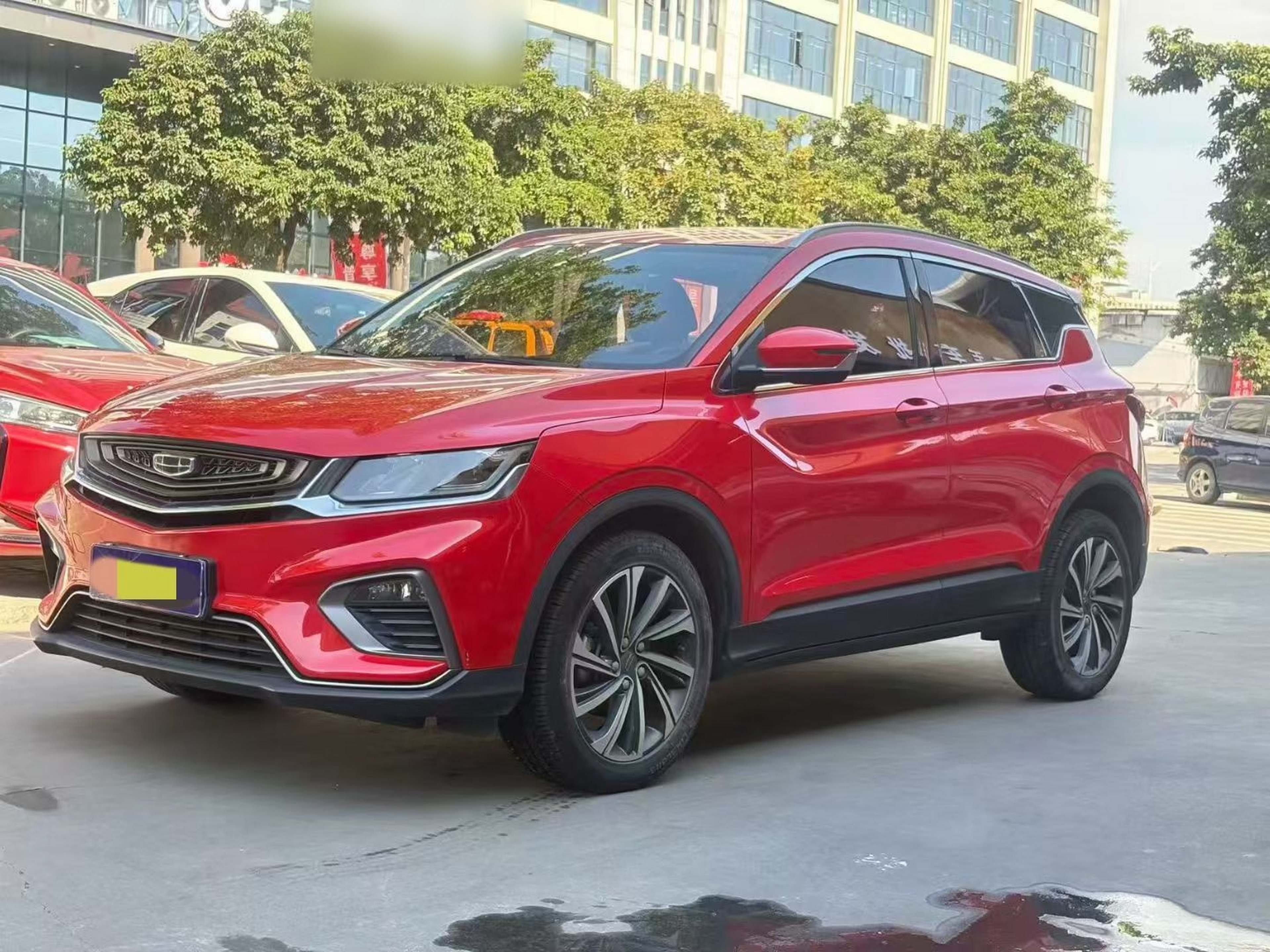 Под передней частью автомобиля