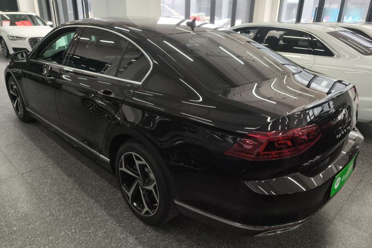 Used Volkswagen Magotan 2023 2 Million Units Limited Edition 330TSI DSG Leading Version