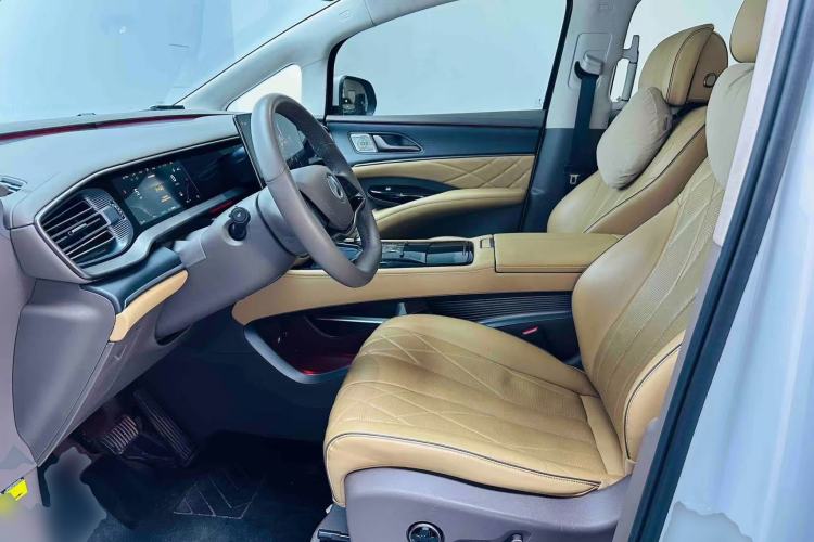 Used Denza D9 2022 DM-i 970 Four-Wheel Drive Flagship Model