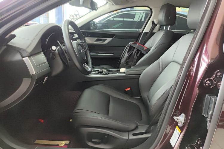 Used Jaguar XFL 2019 XFL 2.0T 200PS Two-Wheel-Drive Luxury Edition
