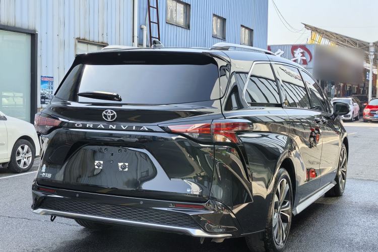 Used Toyota Granvia 2024 2.5L Hybrid Prestige ULTRA Edition