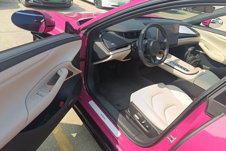 Used  SU7 2024 Rear-Drive Ultra-Long Range Advanced Pro-Level Intelligent Driving Version