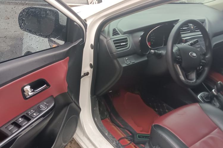 Used Kia K2 2012 Hatchback 1.4L MT Cool Edition Commemorative Model
