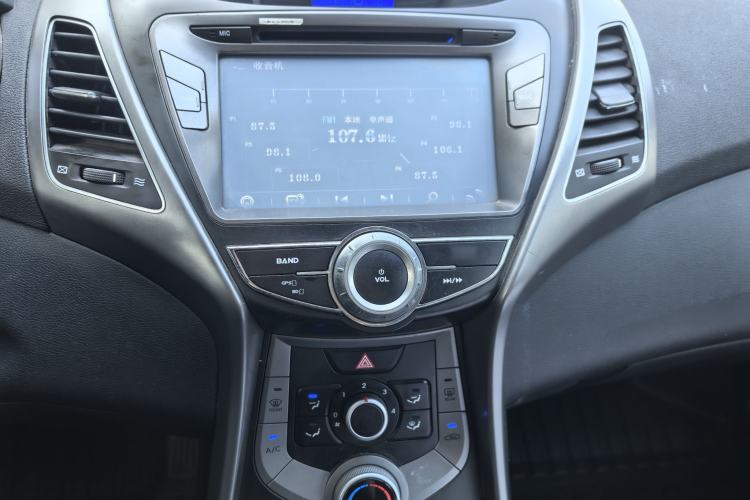 Used Hyundai Elantra (5th Generation / Langdong) 2015 1.6L Automatic Fashion Model
