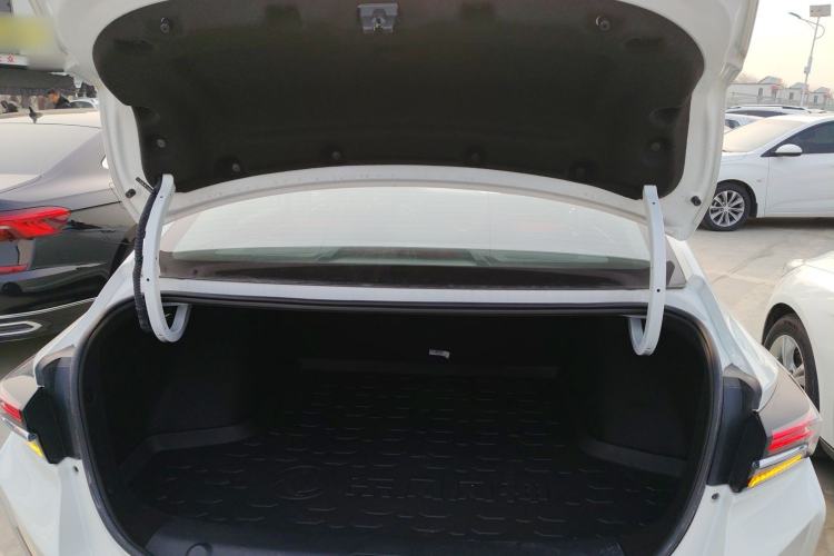 Used Dongfeng Aeolus Yixuan MAX 2021 1.5T Ultra-Stylish Trendsetter Edition