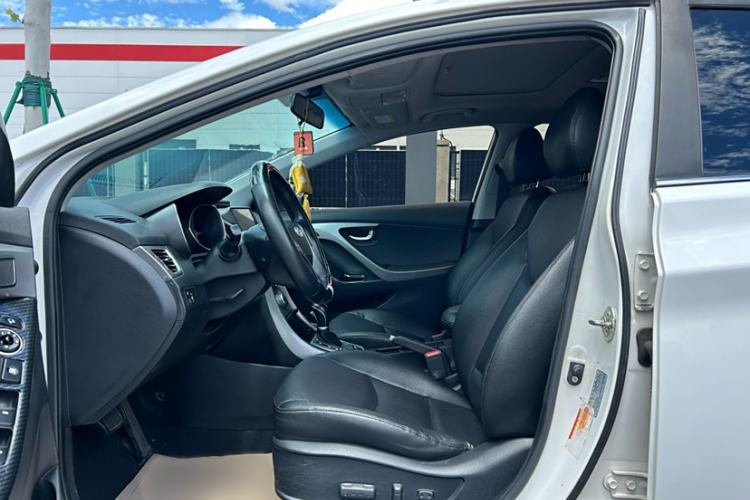 Used Hyundai Elantra 2015 1.6L Automatic Leading Model
