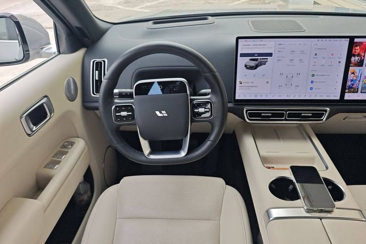 Used Li Auto L8 2023 Pro Model
