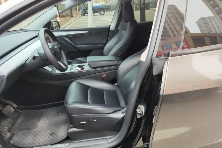 Used Tesla Model Y 2023 Rear-Wheel-Drive Version